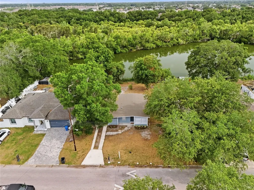 8210 Fir Drive Tampa FL 33619