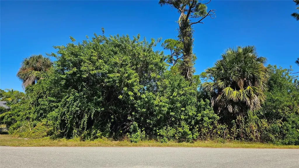 18310 Avon Avenue Port Charlotte FL 33948