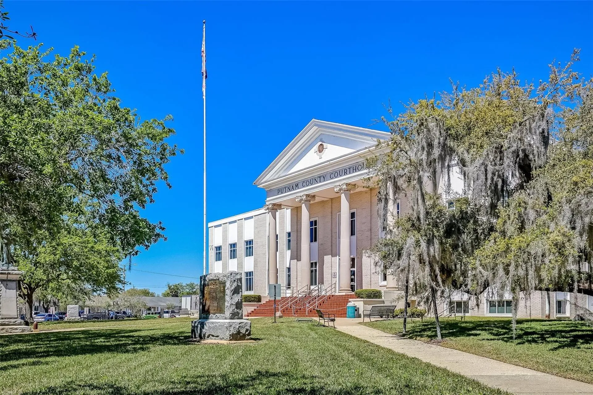 121 Herja Acre Lane Palatka FL 32177
