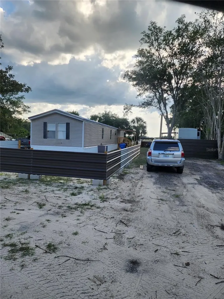 1333 Wilkinson Drive Plant City FL 33566