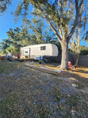 1333 Wilkinson Drive Plant City FL 33566