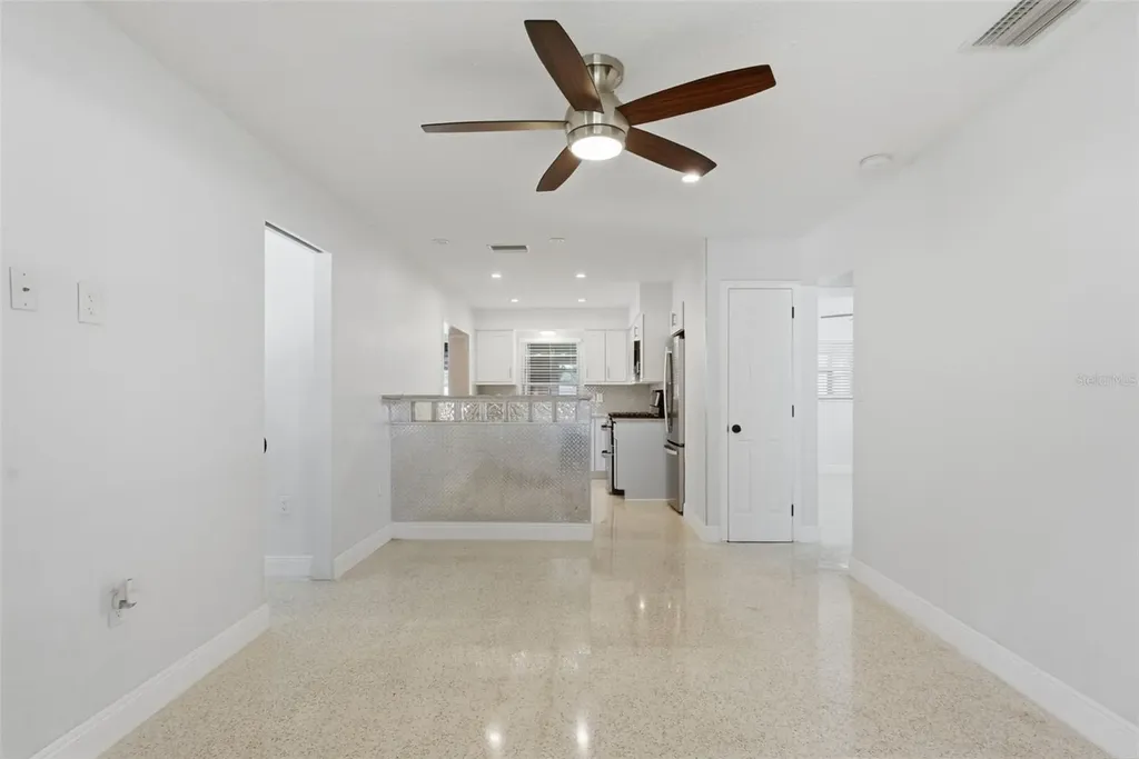 828 89th Avenue N St Petersburg FL 33702