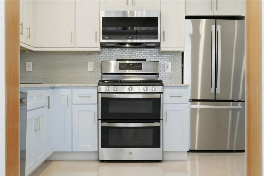 828 89th Avenue N St Petersburg FL 33702