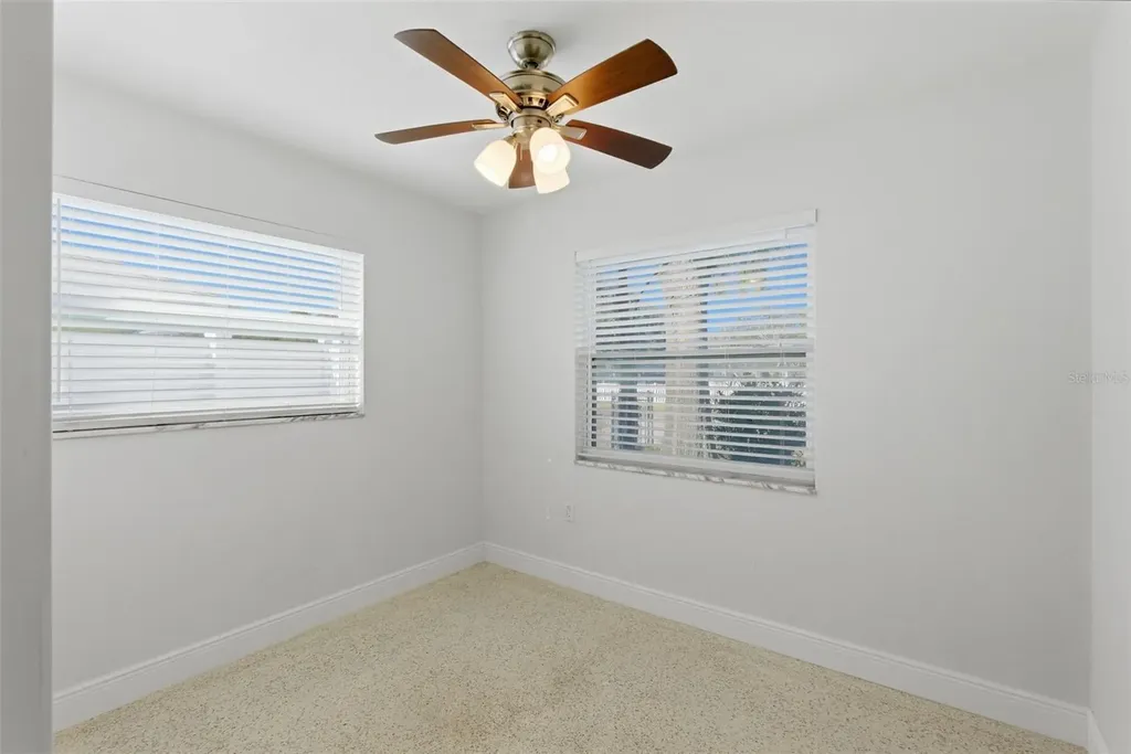 828 89th Avenue N St Petersburg FL 33702