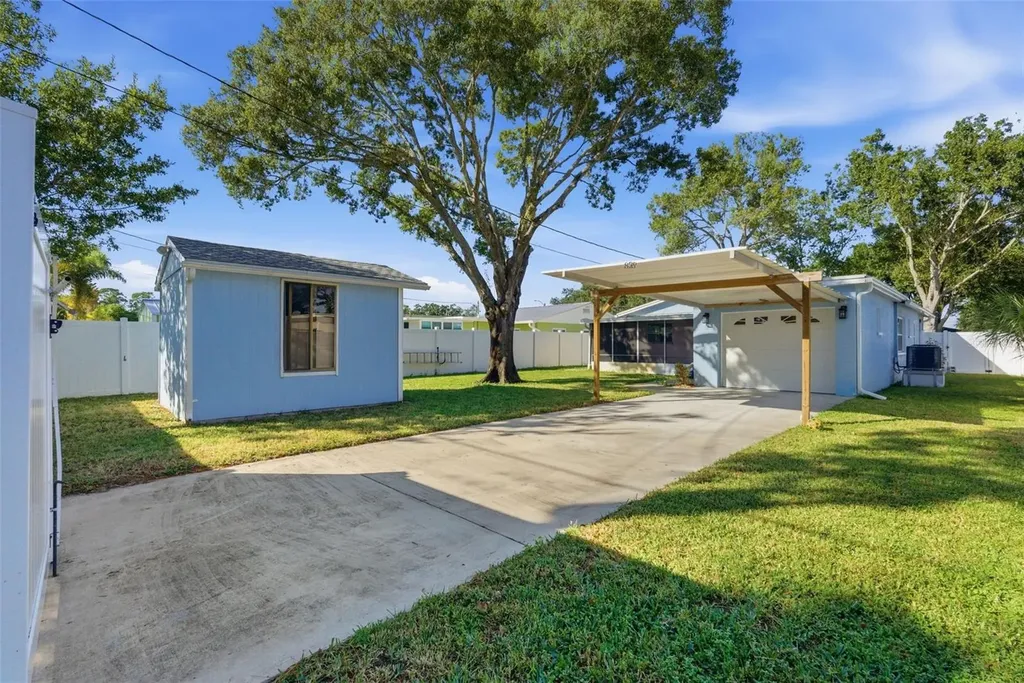 828 89th Avenue N St Petersburg FL 33702