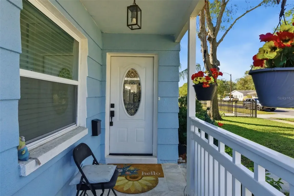 828 89th Avenue N St Petersburg FL 33702