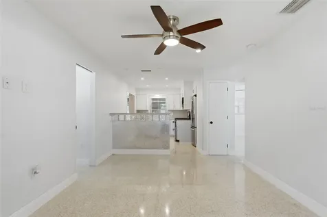 828 89th Avenue N St Petersburg FL 33702