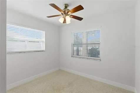 828 89th Avenue N St Petersburg FL 33702