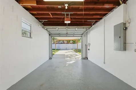 828 89th Avenue N St Petersburg FL 33702