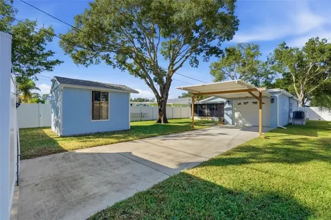 828 89th Avenue N St Petersburg FL 33702