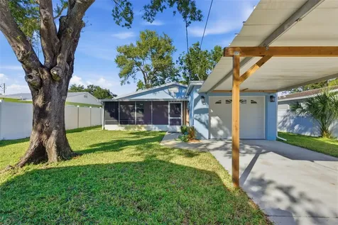 828 89th Avenue N St Petersburg FL 33702