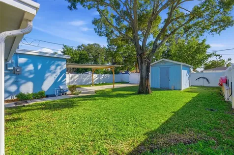 828 89th Avenue N St Petersburg FL 33702