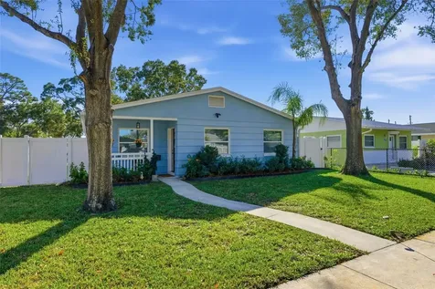 828 89th Avenue N St Petersburg FL 33702