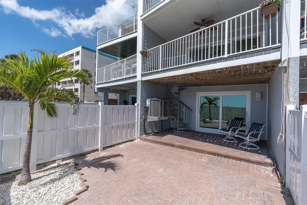 12274 1st Street W Treasure Island FL 33706