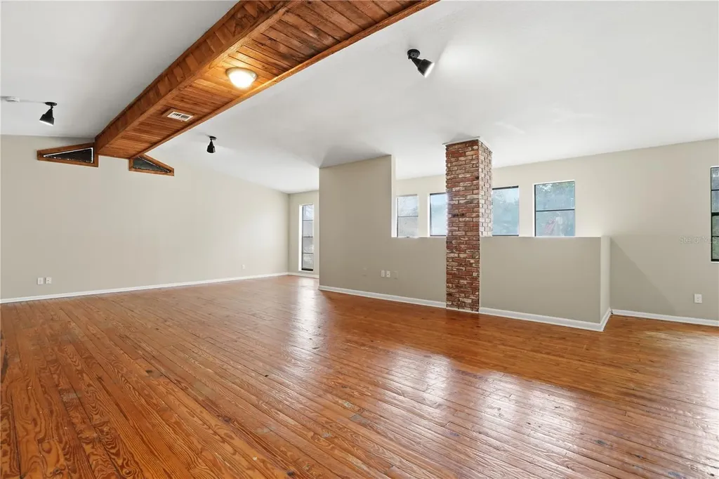 405 Park Ridge Avenue 405 Park Ridge Ave FL 33617