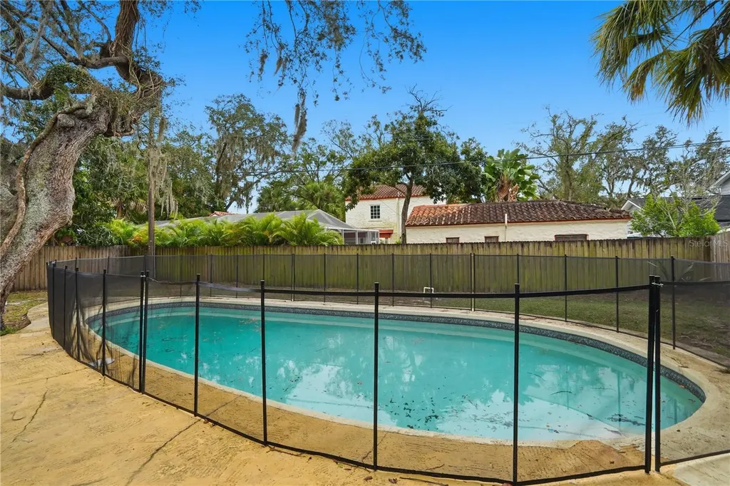 405 Park Ridge Avenue 405 Park Ridge Ave FL 33617