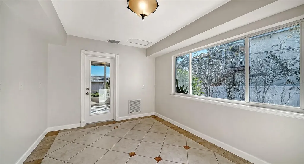 2452 Whippoorwill Circle Sarasota FL 34231