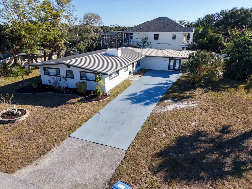 2452 Whippoorwill Circle Sarasota FL 34231