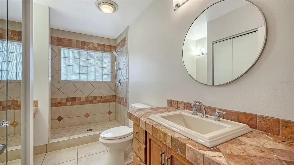 2452 Whippoorwill Circle Sarasota FL 34231