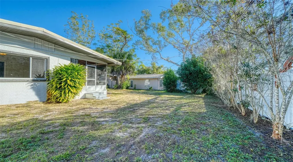 2452 Whippoorwill Circle Sarasota FL 34231