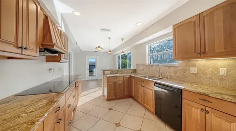 2452 Whippoorwill Circle Sarasota FL 34231