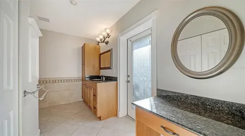 2452 Whippoorwill Circle Sarasota FL 34231