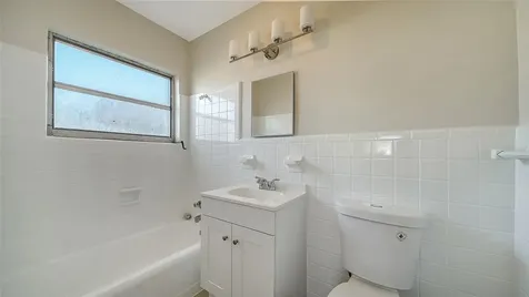 2452 Whippoorwill Circle Sarasota FL 34231
