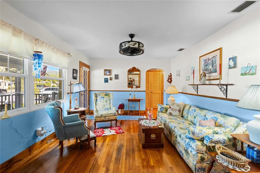 1109 Commodore Street Clearwater FL 33755