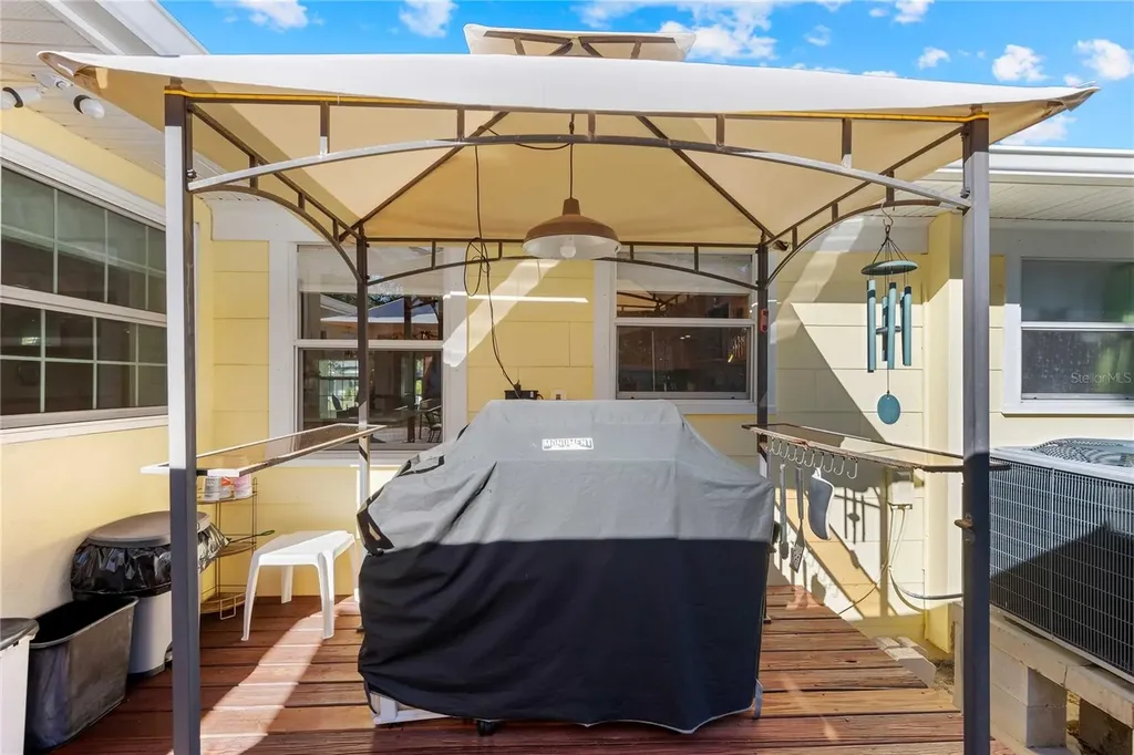 1109 Commodore Street Clearwater FL 33755