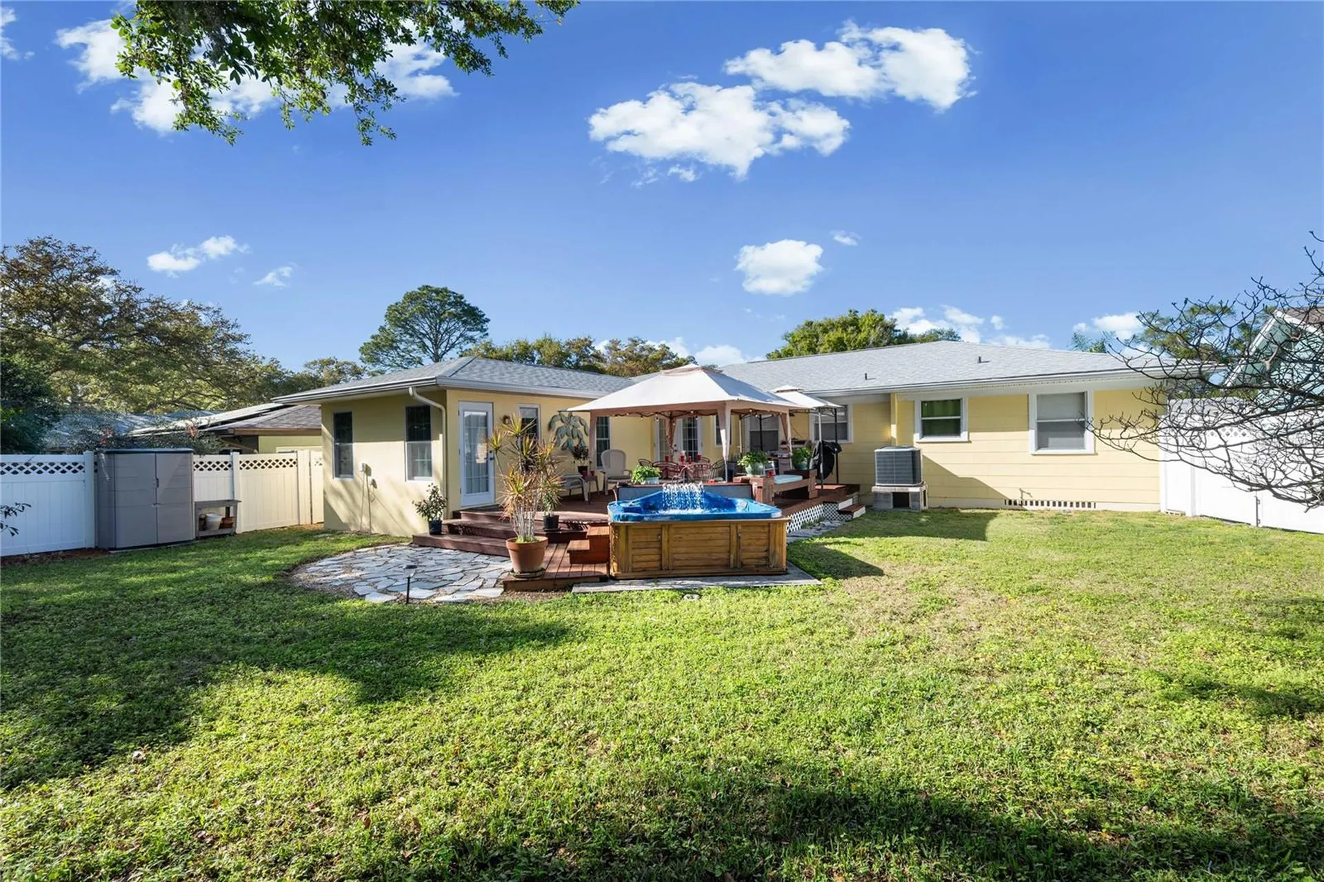 1109 Commodore Street Clearwater FL 33755