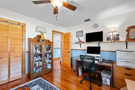 1109 Commodore Street Clearwater FL 33755
