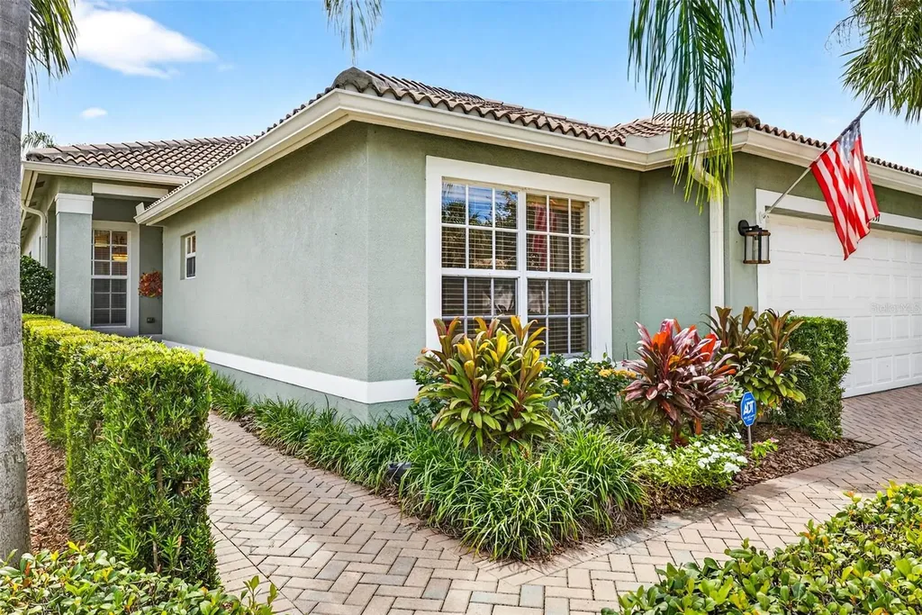 15737 Crystal Waters Drive Wimauma FL 33598
