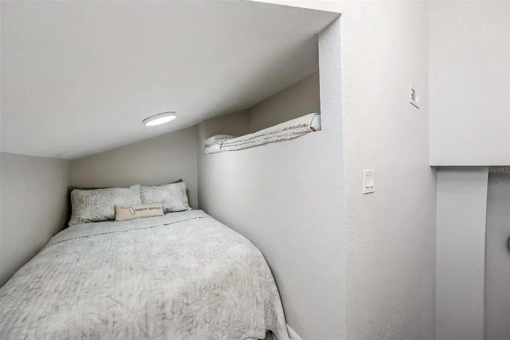 200 Meres Boulevard Tarpon Springs FL 34689
