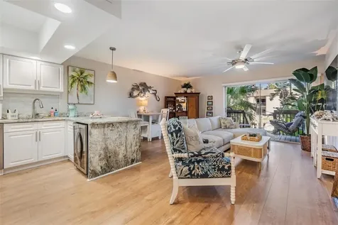 200 Meres Boulevard Tarpon Springs FL 34689