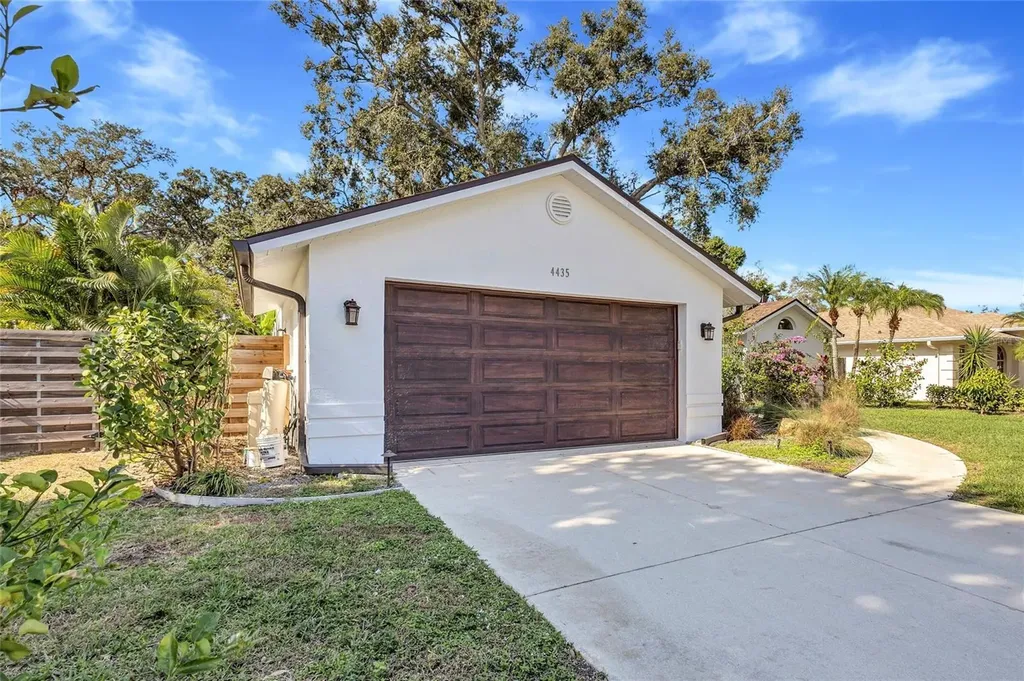 4435 Diamond Circle W Sarasota FL 34233