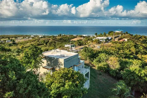 160 Calle Colina Vieques PR 00765