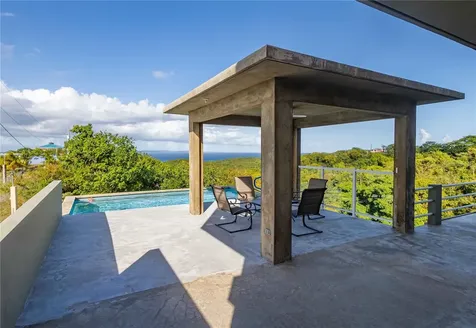 160 Calle Colina Vieques PR 00765