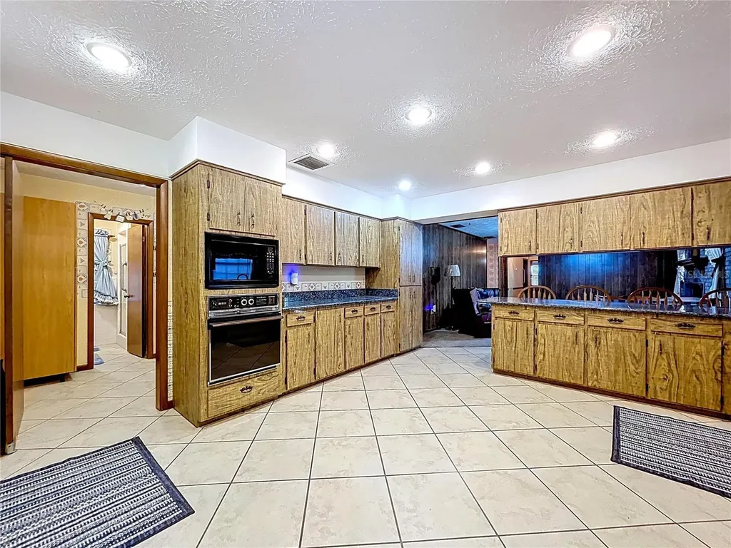 9471 Mcintosh Road Dover FL 33527