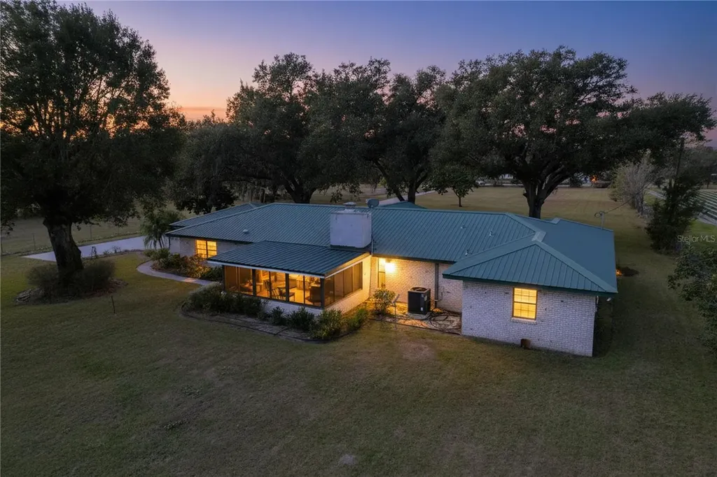 9471 Mcintosh Road Dover FL 33527