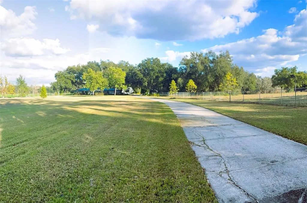 9471 Mcintosh Road Dover FL 33527