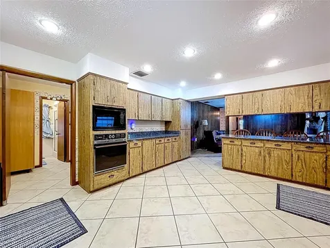 9471 Mcintosh Road Dover FL 33527