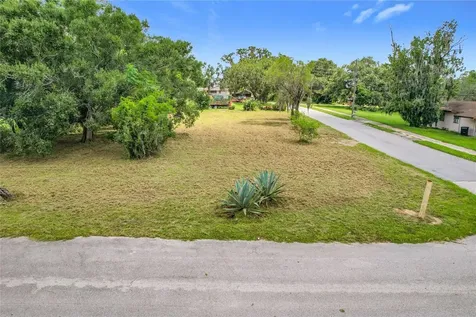 914 Harrell Avenue Frostproof FL 33843