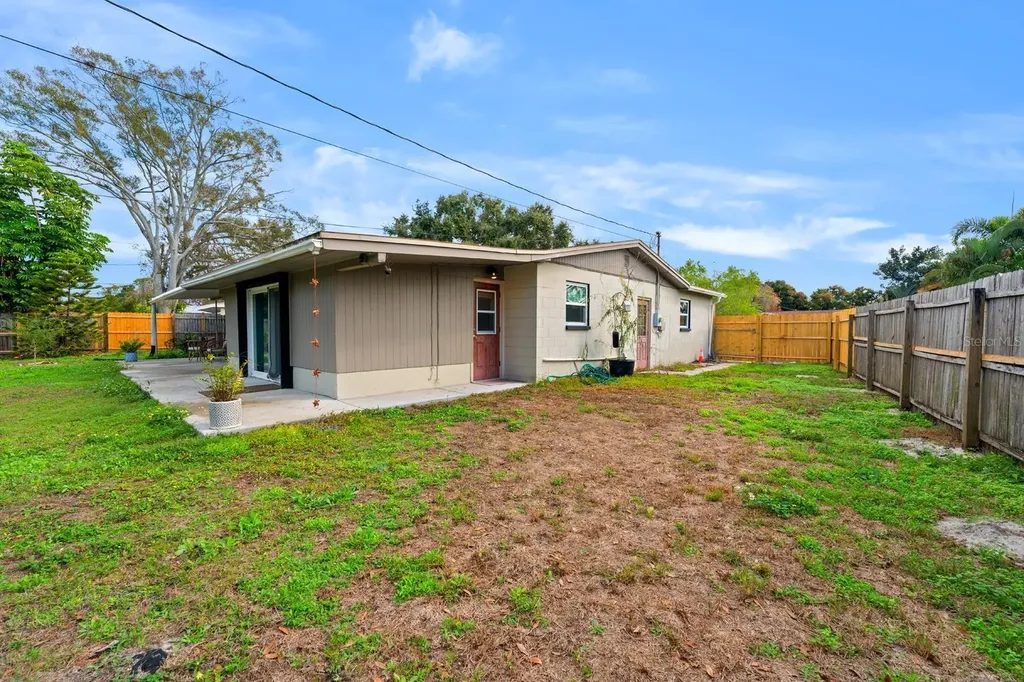 5432 63rd Way N St Petersburg FL 33709