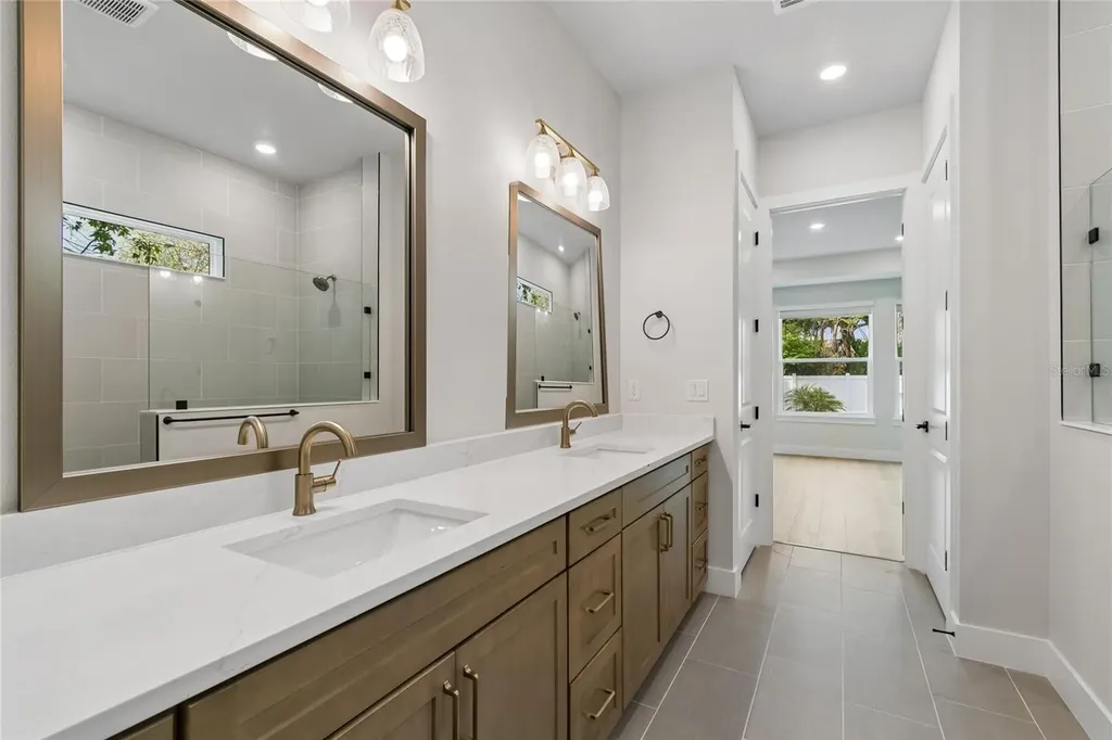 3711 W De Leon Street Tampa FL 33609