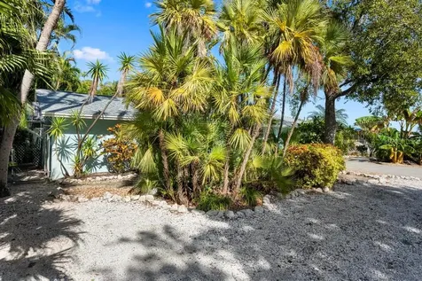 314 61st Street Holmes Beach FL 34217