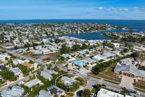 314 61st Street Holmes Beach FL 34217
