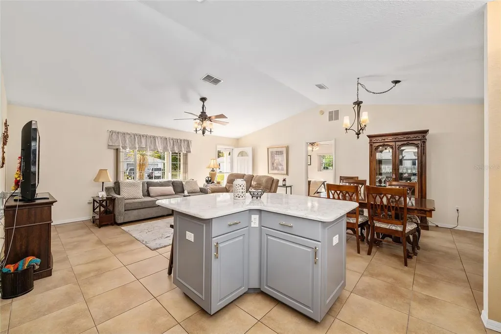 8516 SE 137th Loop Summerfield FL 34491