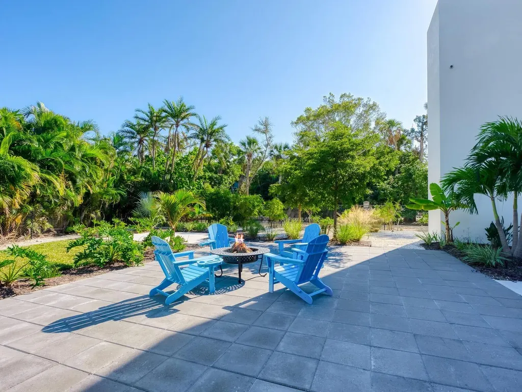 3939 Higel Avenue Sarasota FL 34242