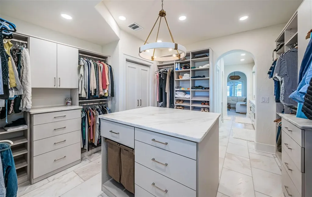 7800 9th Avenue S St Petersburg FL 33707