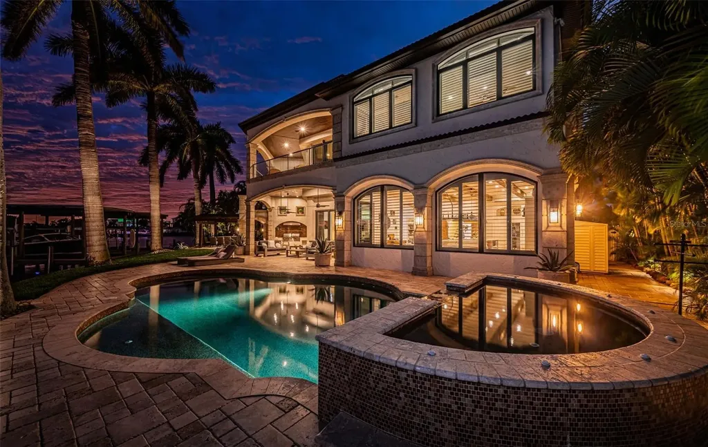 7800 9th Avenue S St Petersburg FL 33707